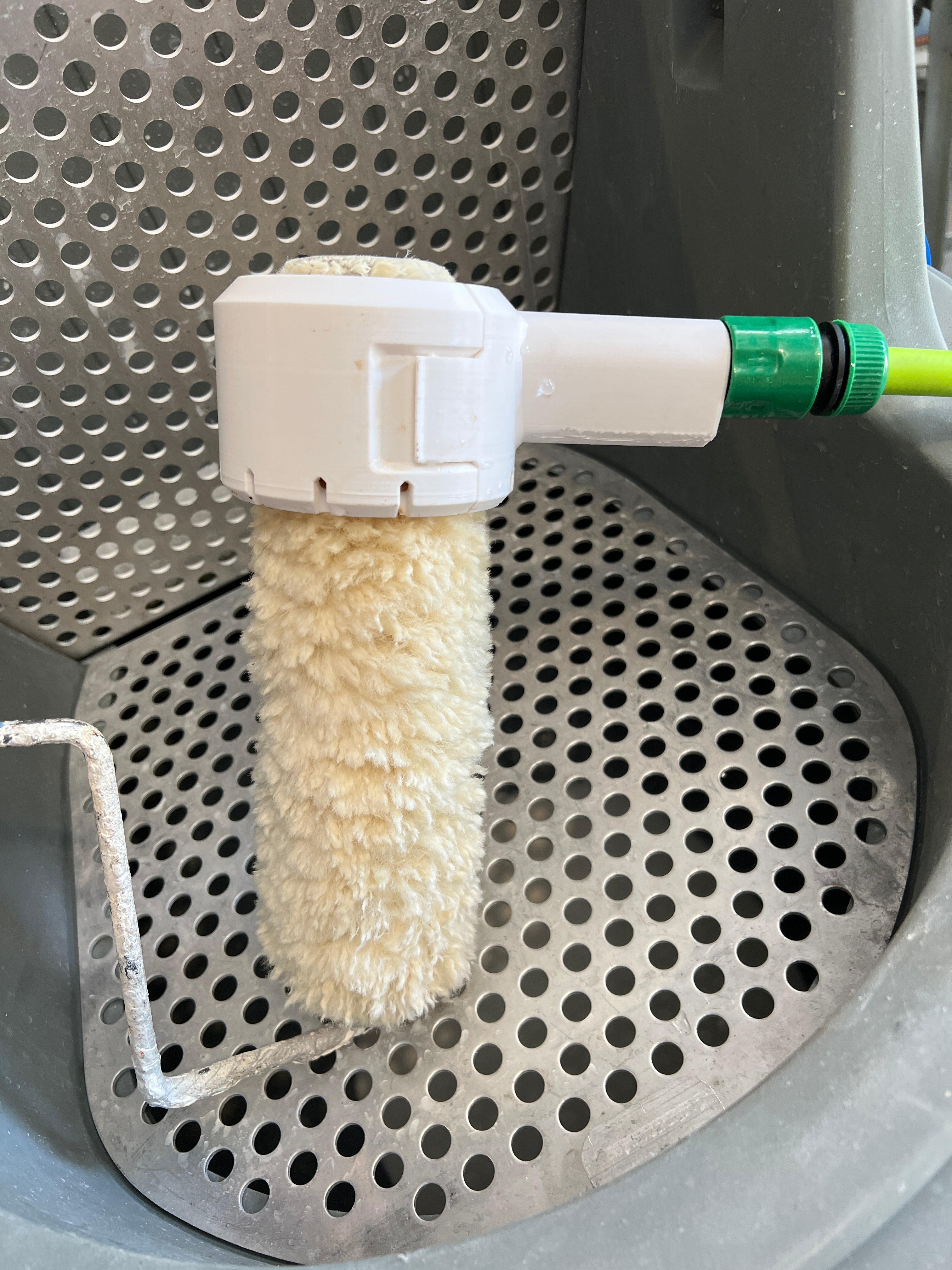 RollerWash by Washbox | Contained paint roller cleaning system